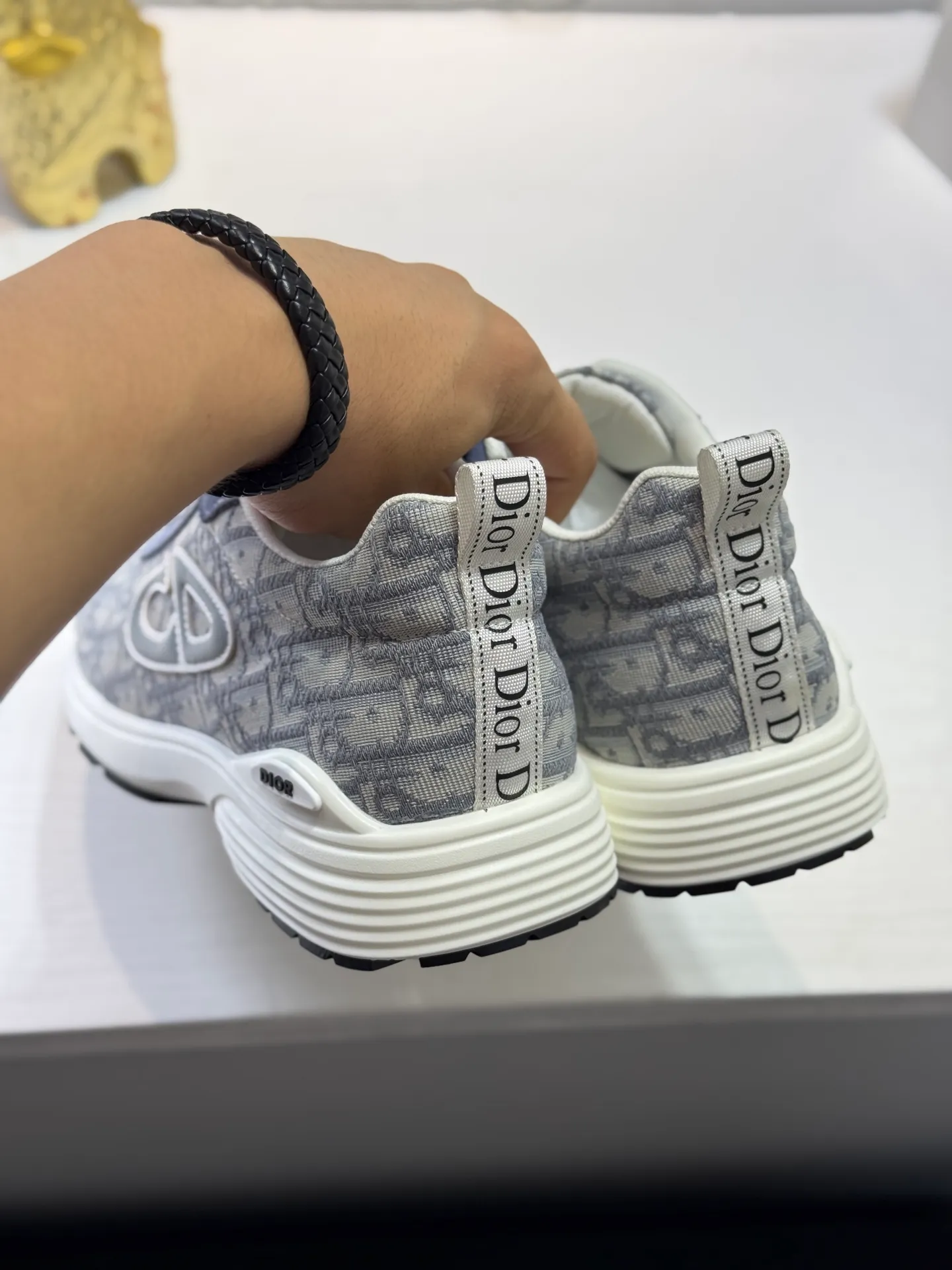 Men's shoes 💰420 [New style] 🏵️🏵️Original quality! Dior🔥Christan Dior (Dior) hot style [new style]⚠⚠️Top purchasing agent🔍🔍Men's HK counters are on sale simultaneously. Sole: The original sole is specially provided by the original factory. The exclusive movable molded sole is super comfortable. The original factory follows the order. 🔍🔍The high-quality multi-color splicing design is exquisite and unique, with canvas upper and mesh lining💪Details determine the quality. We only make shoes with care. You can go in and out of the counter at will. Welcome to compare🇮🇹Size: 38-44 (45 customized)